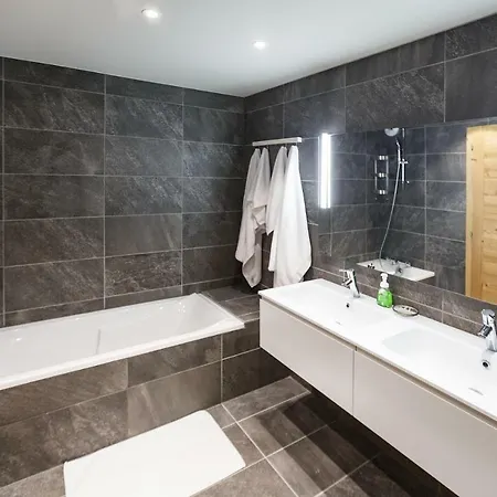 Splendid 2 Bedroom - Aw 002 Apartment